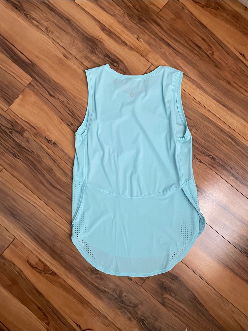 lululemon athletica Mint Blue Perforated Back Tank Top size 4 like new!